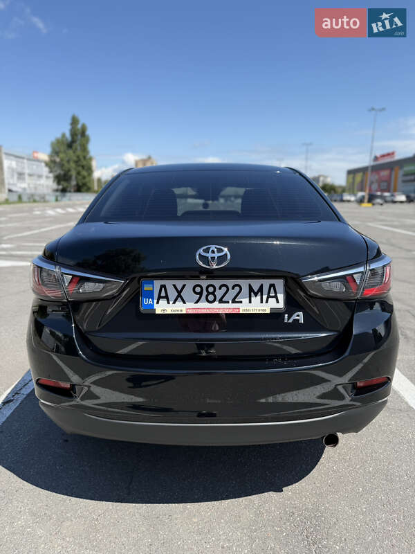 Седан Toyota Yaris 2017 в Полтаве