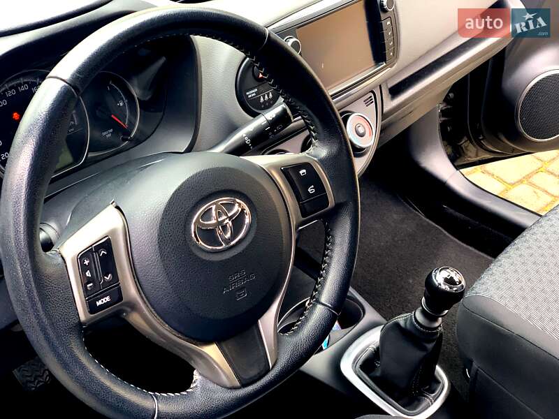 Хэтчбек Toyota Yaris 2014 в Сваляве фото 2 Хэтчбек Toyota Yaris 2014 в Сваляве