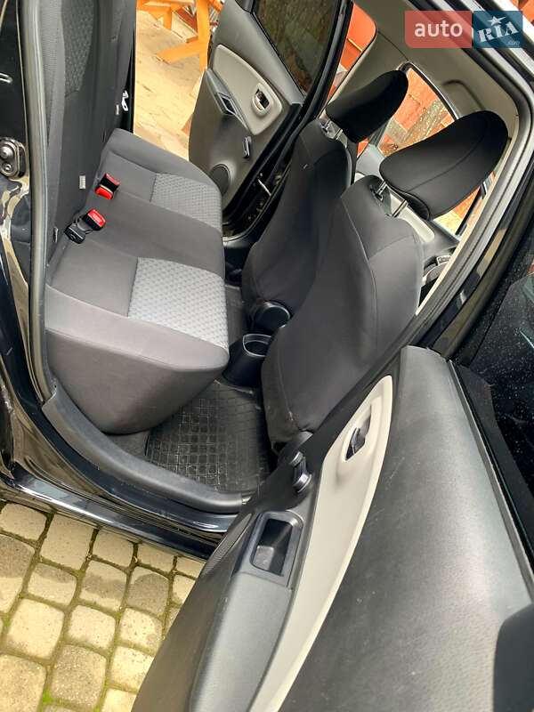 Хэтчбек Toyota Yaris 2014 в Сваляве фото 14 Хэтчбек Toyota Yaris 2014 в Сваляве