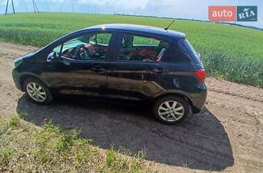 Хэтчбек Toyota Yaris 2016 в Днепре