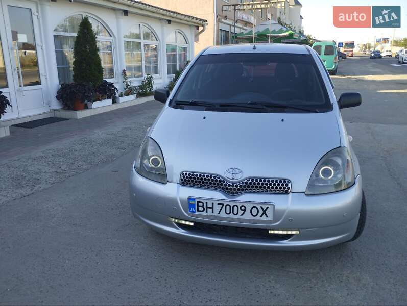 Toyota Yaris 2001