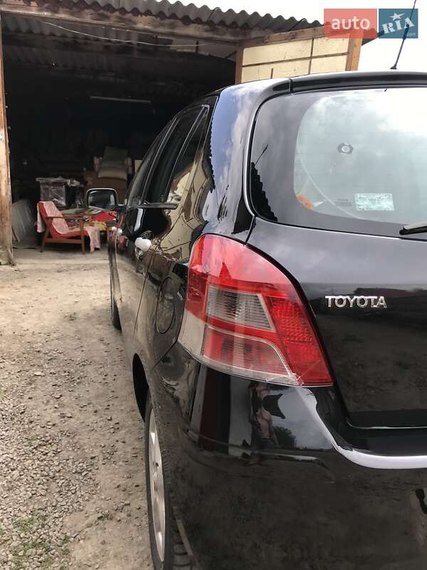 Хэтчбек Toyota Yaris 2011 в Умани