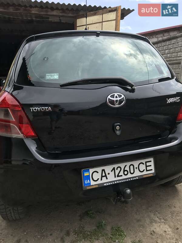Хэтчбек Toyota Yaris 2011 в Умани