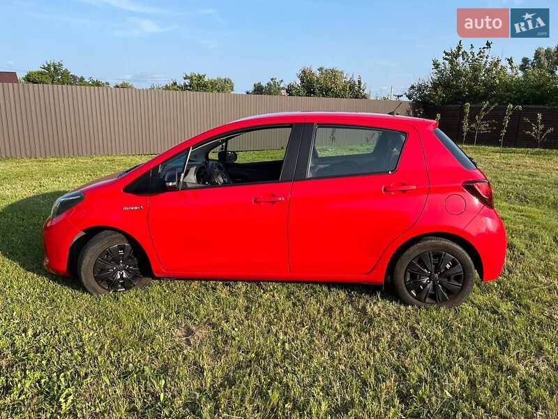 Хэтчбек Toyota Yaris 2015 в Чернигове