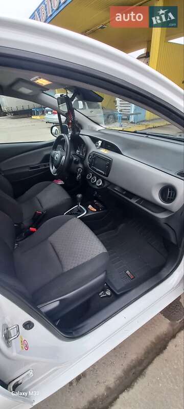 Хэтчбек Toyota Yaris 2016 в Умани фото 8 Хэтчбек Toyota Yaris 2016 в Умани