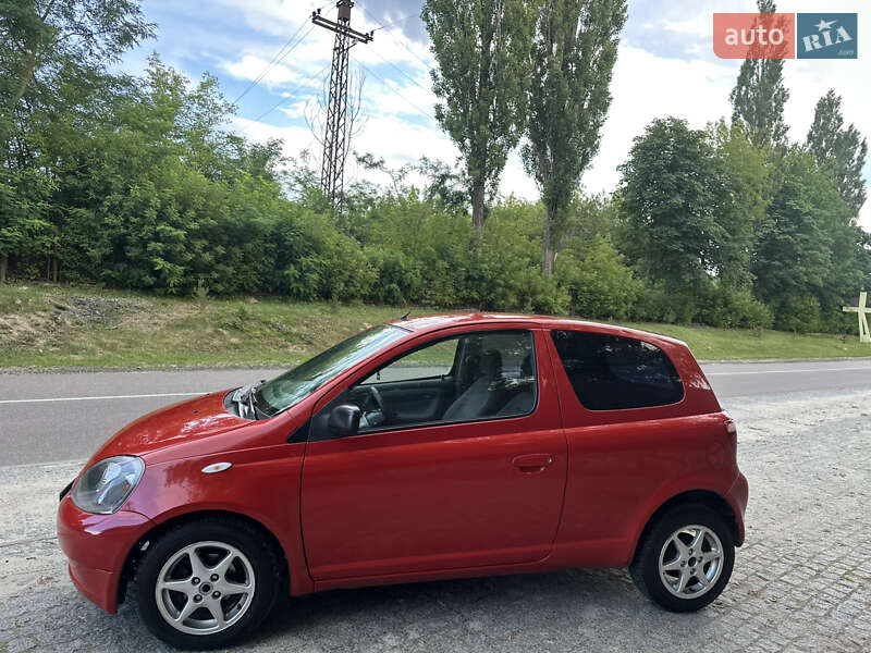 Хэтчбек Toyota Yaris 2000 в Львове