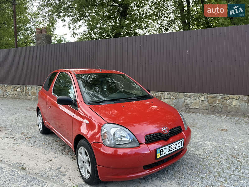 Хэтчбек Toyota Yaris 2000 в Львове