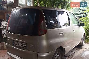 Хетчбек Toyota Yaris 2000 в Чернігові