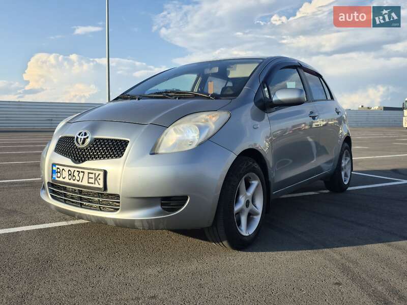 Хетчбек Toyota Yaris 2008 в Львові