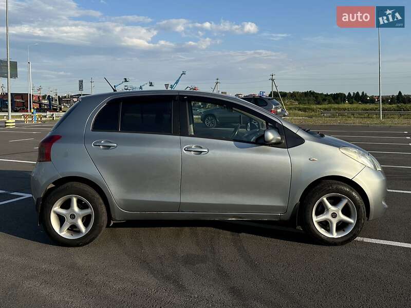 Хетчбек Toyota Yaris 2008 в Львові
