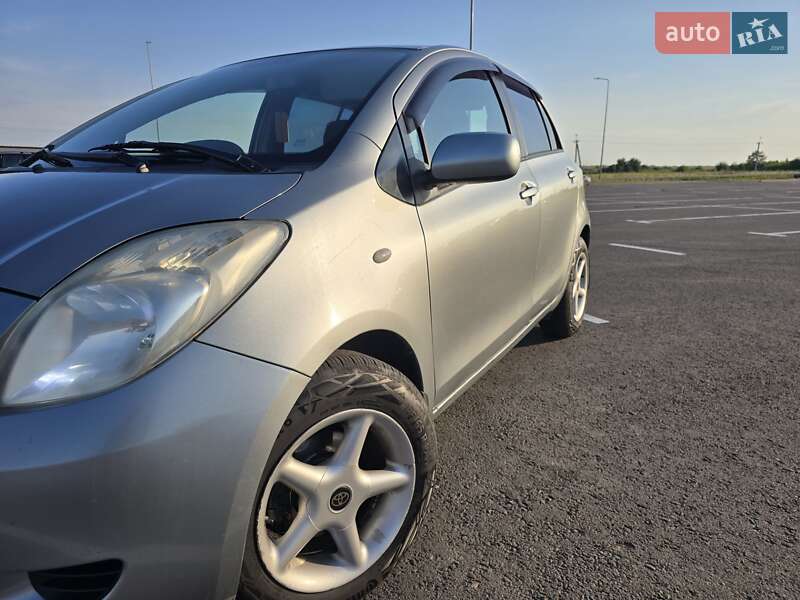 Хетчбек Toyota Yaris 2008 в Львові