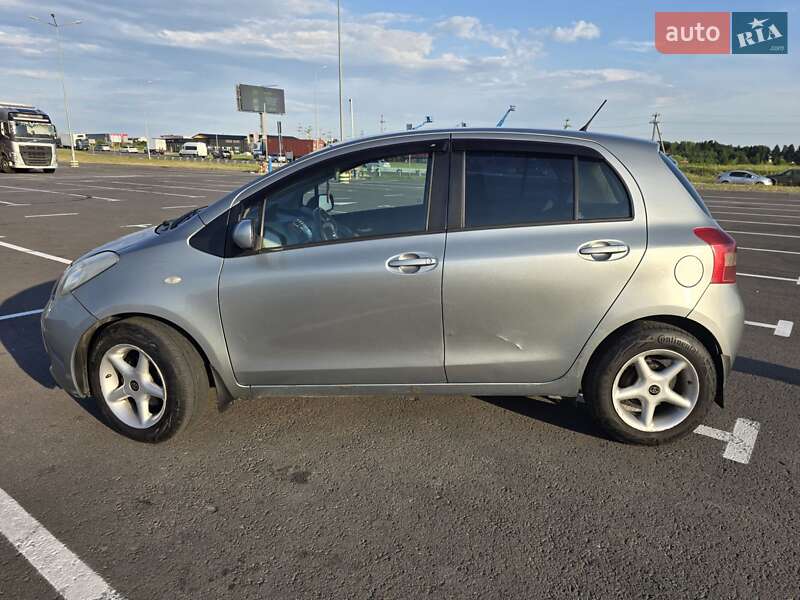 Хетчбек Toyota Yaris 2008 в Львові