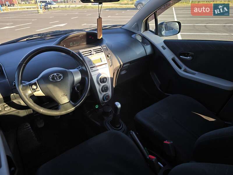 Хетчбек Toyota Yaris 2008 в Львові