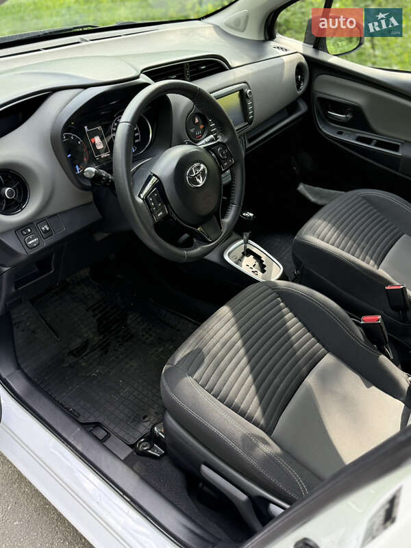 Хэтчбек Toyota Yaris 2017 в Киеве