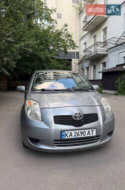 Хэтчбек Toyota Yaris 2007 в Киеве