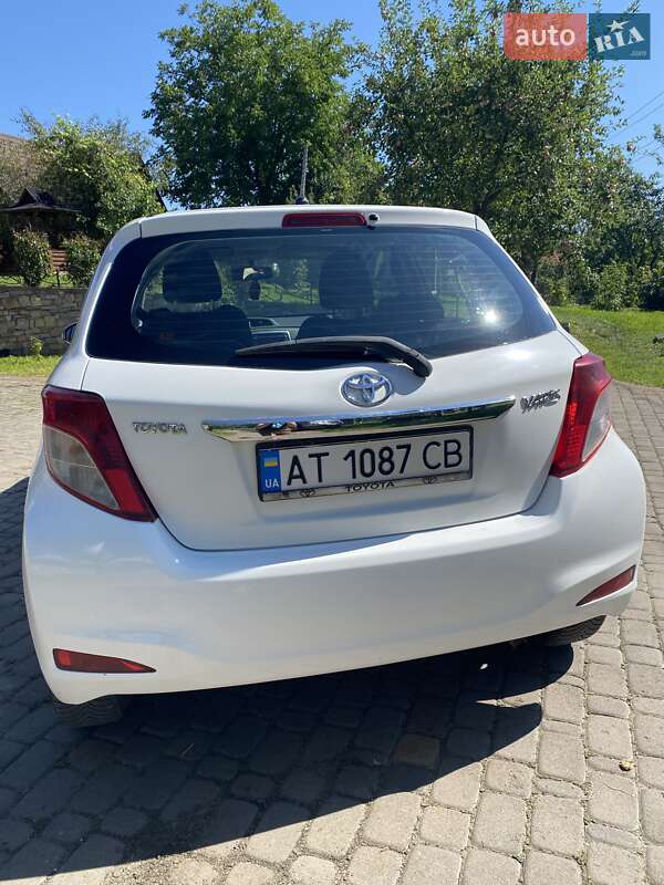Хетчбек Toyota Yaris 2013 в Івано-Франківську