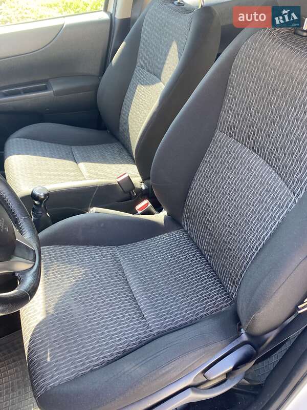 Хетчбек Toyota Yaris 2013 в Івано-Франківську