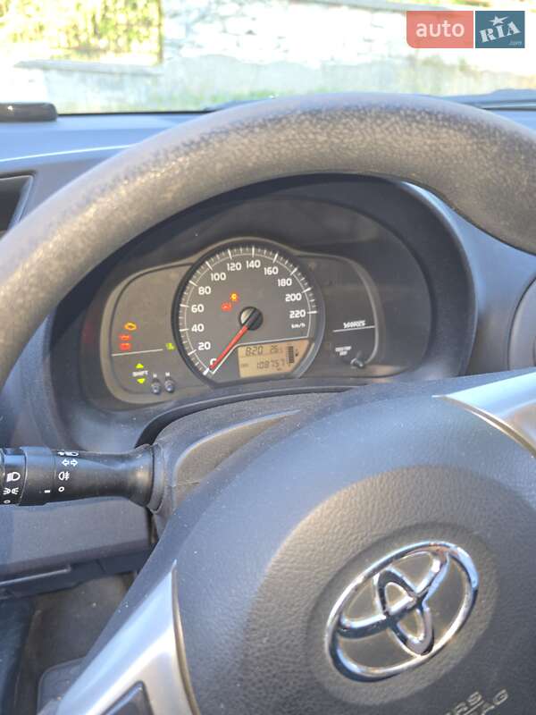 Хетчбек Toyota Yaris 2012 в Одесі