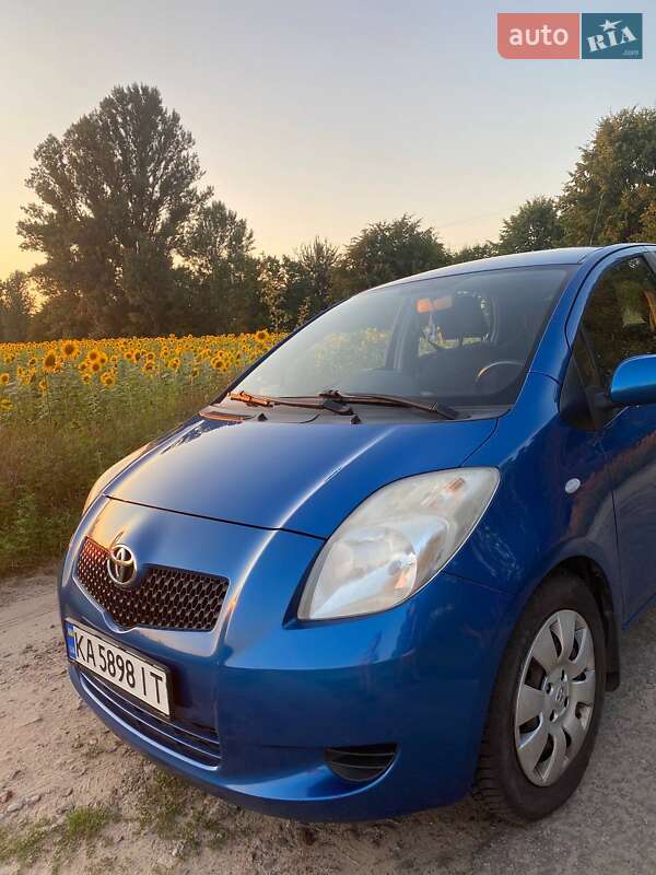 Хэтчбек Toyota Yaris 2006 в Борисполе