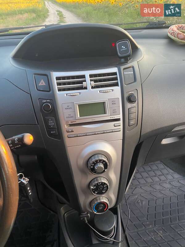 Хэтчбек Toyota Yaris 2006 в Борисполе