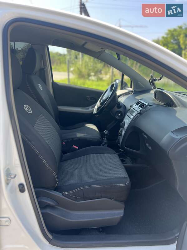 Хэтчбек Toyota Yaris 2008 в Львове