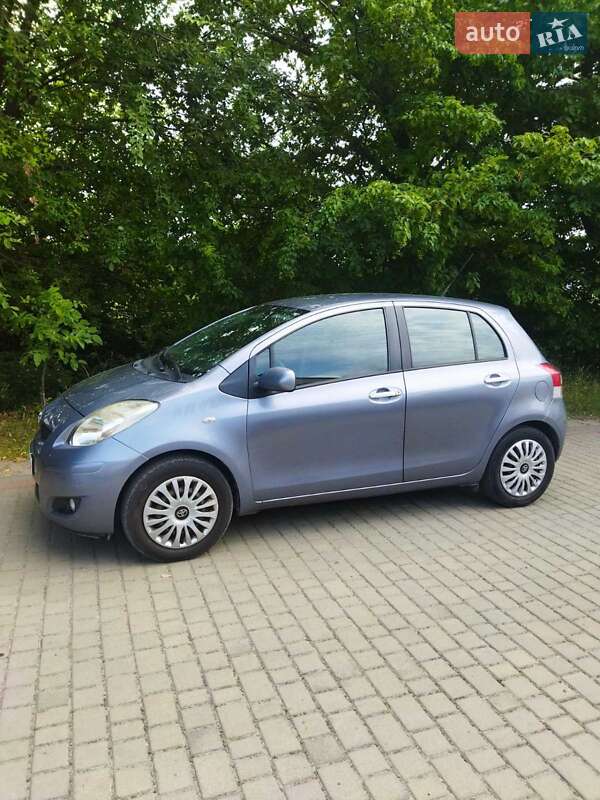 Хэтчбек Toyota Yaris 2010 в Львове