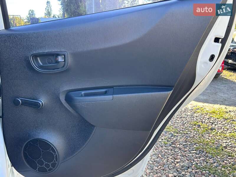 Хетчбек Toyota Yaris 2012 в Одесі