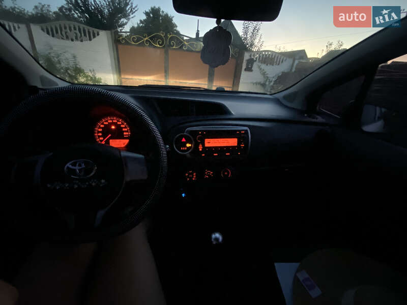 Хетчбек Toyota Yaris 2013 в Бару