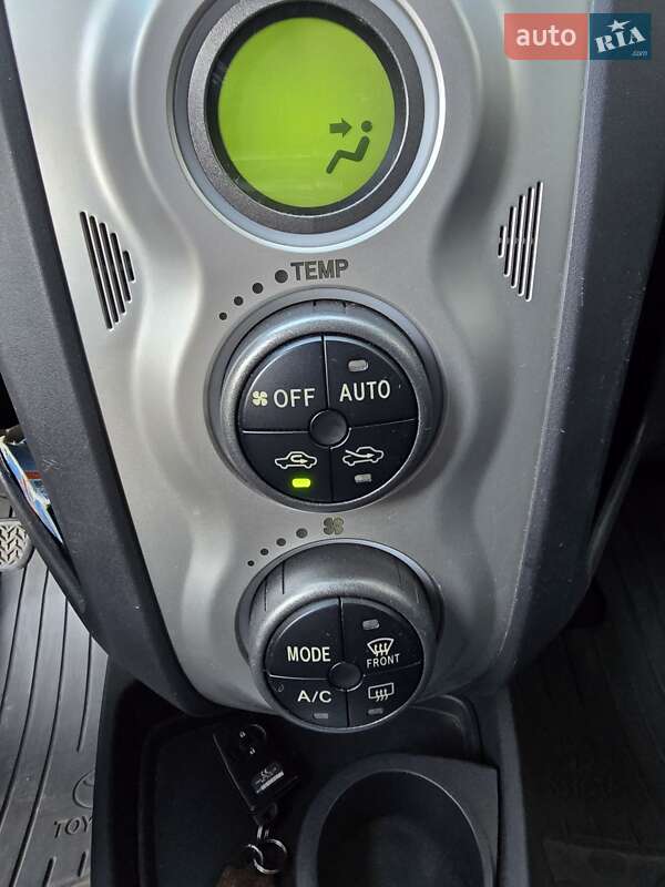 Хетчбек Toyota Yaris 2006 в Дніпрі фото 6 Хетчбек Toyota Yaris 2006 в Дніпрі