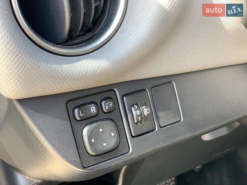 Хэтчбек Toyota Yaris 2014 в Виннице фото 23 Хэтчбек Toyota Yaris 2014 в Виннице