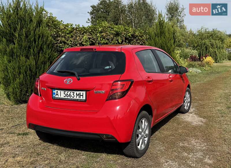Хэтчбек Toyota Yaris 2015 в Киеве