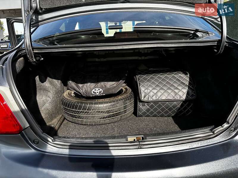 Седан Toyota Yaris 2006 в Одессе