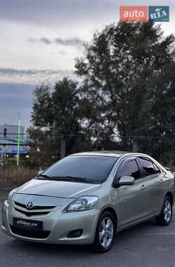 Хэтчбек Toyota Yaris 2008 в Киеве