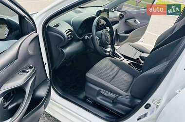 Хэтчбек Toyota Yaris 2022 в 