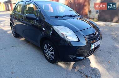 Хетчбек Toyota Yaris 2006 в Чернігові