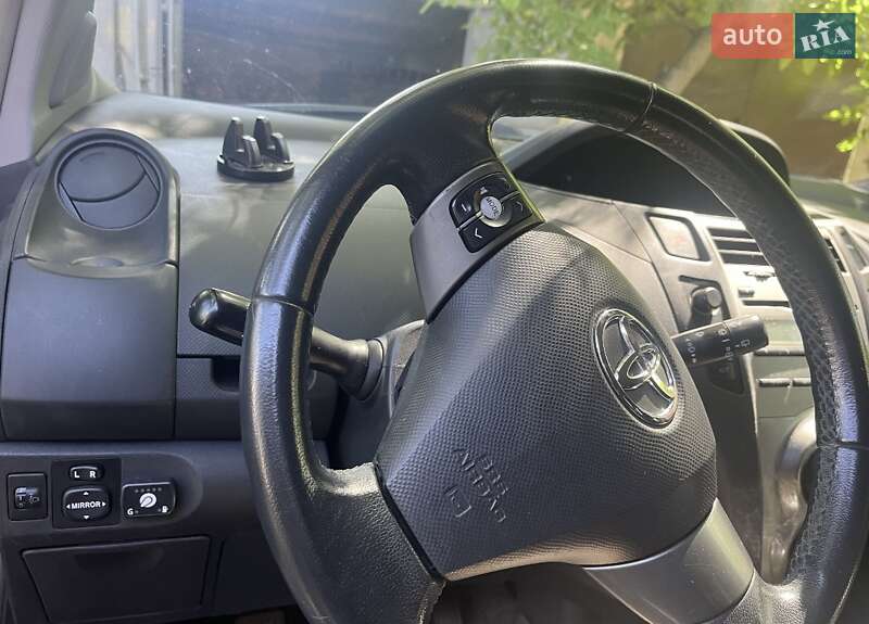 Хэтчбек Toyota Yaris 2009 в Виннице