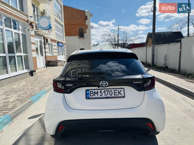 Хэтчбек Toyota Yaris 2022 в Ромнах