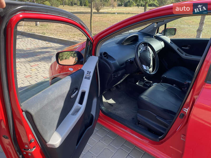 Хетчбек Toyota Yaris 2006 в Ізмаїлі