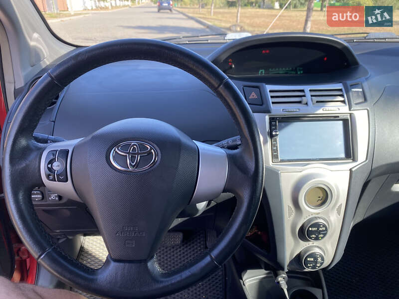 Хетчбек Toyota Yaris 2006 в Ізмаїлі