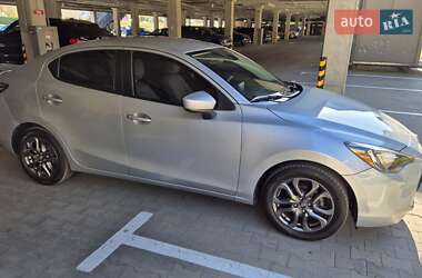 Седан Toyota Yaris 2019 в Киеве