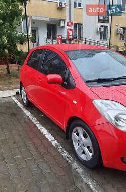Хэтчбек Toyota Yaris 2006 в Великодолинском