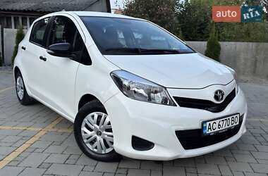 Хетчбек Toyota Yaris 2012 в Нововолинську