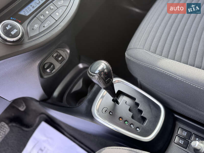 Хетчбек Toyota Yaris 2018 в Івано-Франківську