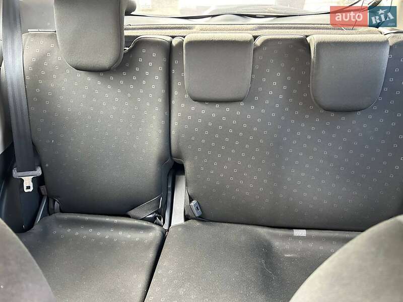 Хетчбек Toyota Yaris 2006 в Новомосковську фото 8 Хетчбек Toyota Yaris 2006 в Новомосковську