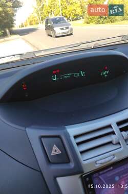 Хэтчбек Toyota Yaris 2007 в 