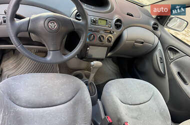 Хэтчбек Toyota Yaris 2000 в  фото 10 Хэтчбек Toyota Yaris 2000 в