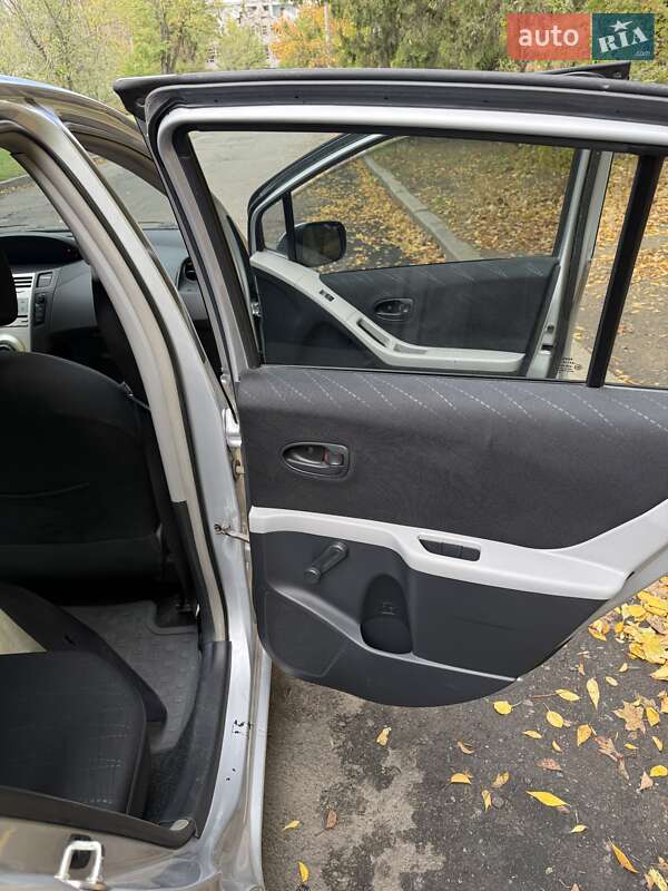 Хэтчбек Toyota Yaris 2006 в Николаеве