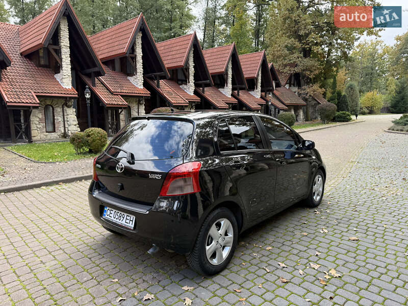 Хэтчбек Toyota Yaris 2006 в Львове
