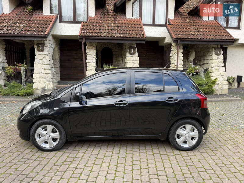 Хэтчбек Toyota Yaris 2006 в Львове