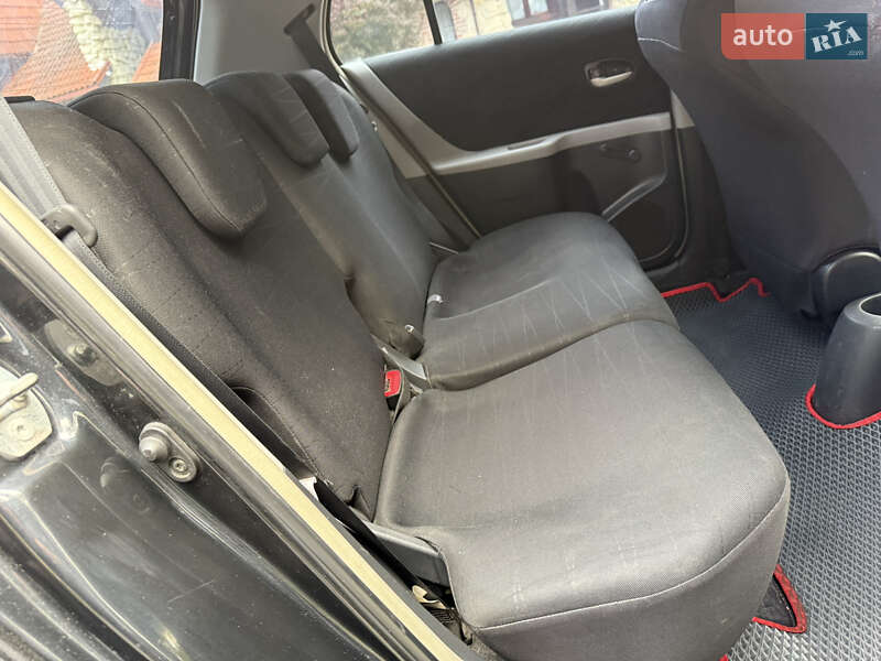 Хэтчбек Toyota Yaris 2006 в Львове